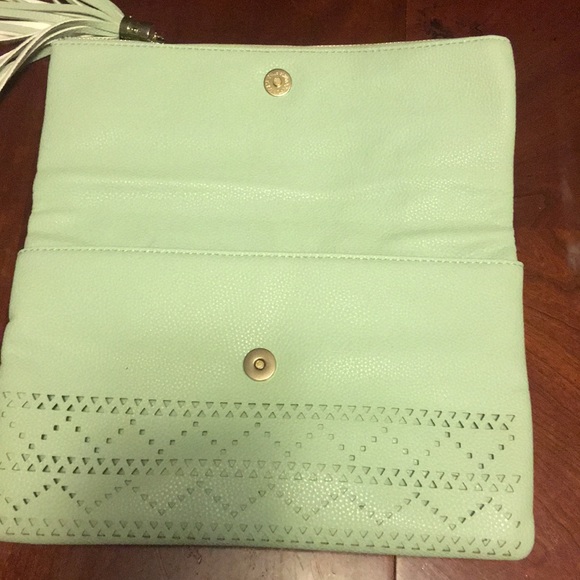 Springtime Clutch - Picture 2 of 5